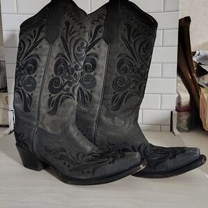 Circle G Black Embroidered Heeled Boots Size 9.5
